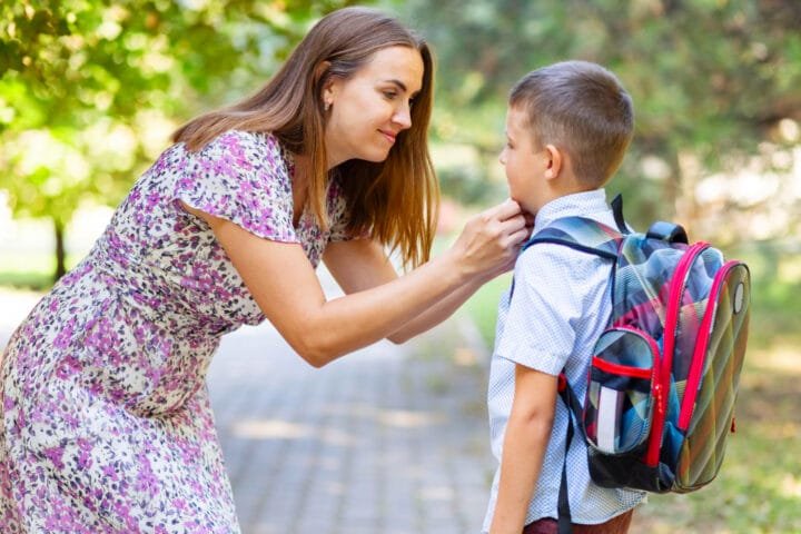 Beyond "My Child Misbehaves in School by Crying": Effective Strategies for Tearful School Drop-Offs 61 My child misbehaves in school by crying